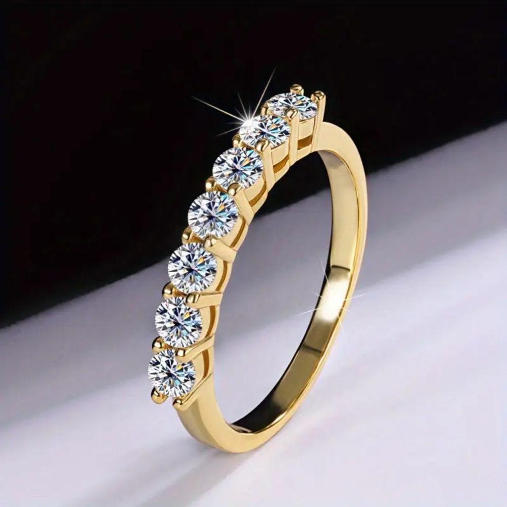7-Stone Moissanite Diamond 0.7ct Band in 18K Gold